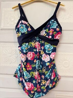 Pretty 2 piece bathing suit size medium